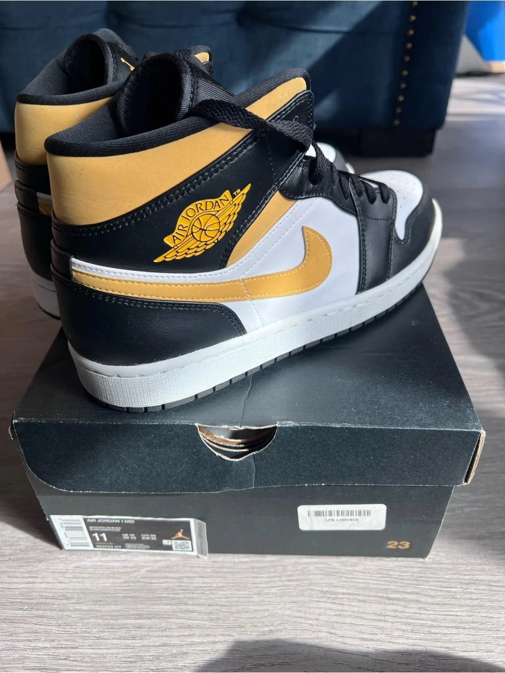Jordan 1’s Mid — Black, Yellow and White - Picture 12 of 13